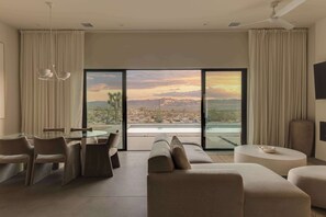 TV, peis og kontorer