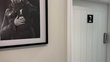 Quarto triplo exclusivo | Quartos à prova de som, ferros/tábuas de passar roupa, Wi-Fi de cortesia