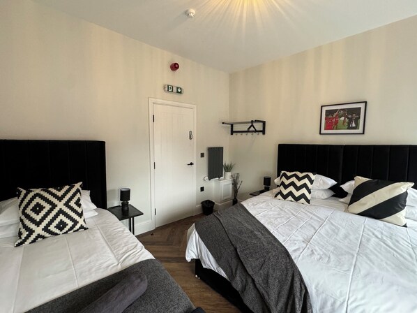 Triple Room | Soundproofing, iron/ironing board, free WiFi