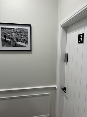 Deluxe Double Room | Living area