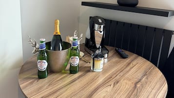 Deluxe-Doppelzimmer | Schallisolierte Zimmer, Bügeleisen/Bügelbrett, kostenloses WLAN