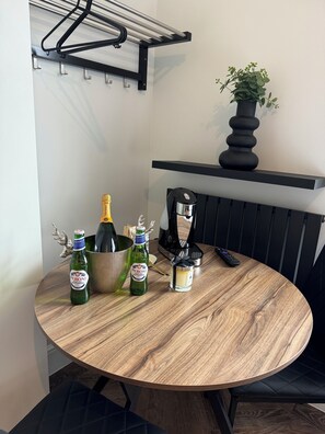Deluxe Double Room | Soundproofing, iron/ironing board, free WiFi