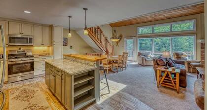 Cozy Mountain Haven in the heart of Bretton Woods