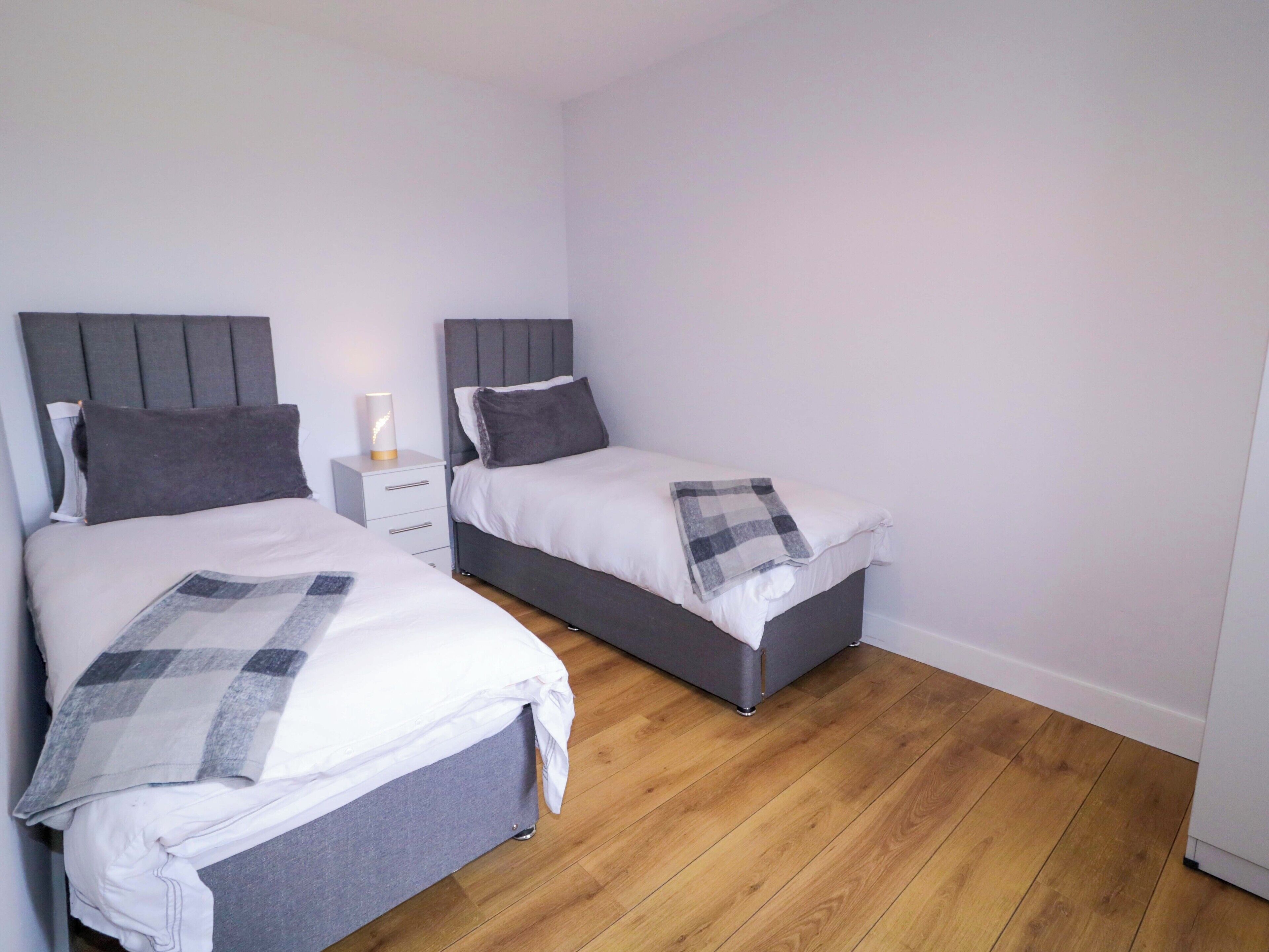 2 개의 침실, 각각 다른 스타일의 인테리어, 각각 다르게 가구 비치, 무료 WiFi