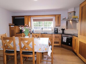 Cookware/dishes/utensils