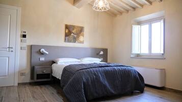 Villa | 1 bedroom, individually furnished, iron/ironing board, bed sheets