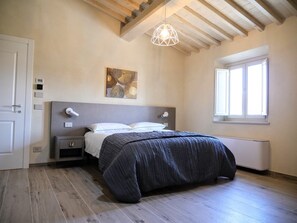Villa | 1 bedroom, individually furnished, iron/ironing board, bed sheets