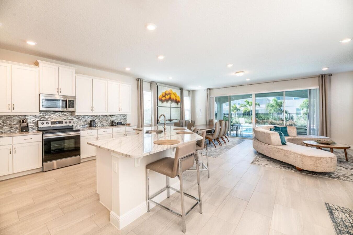 雪櫃、微波 爐、焗爐、爐具