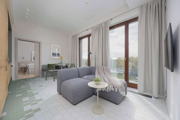 Téléviseur, bureau