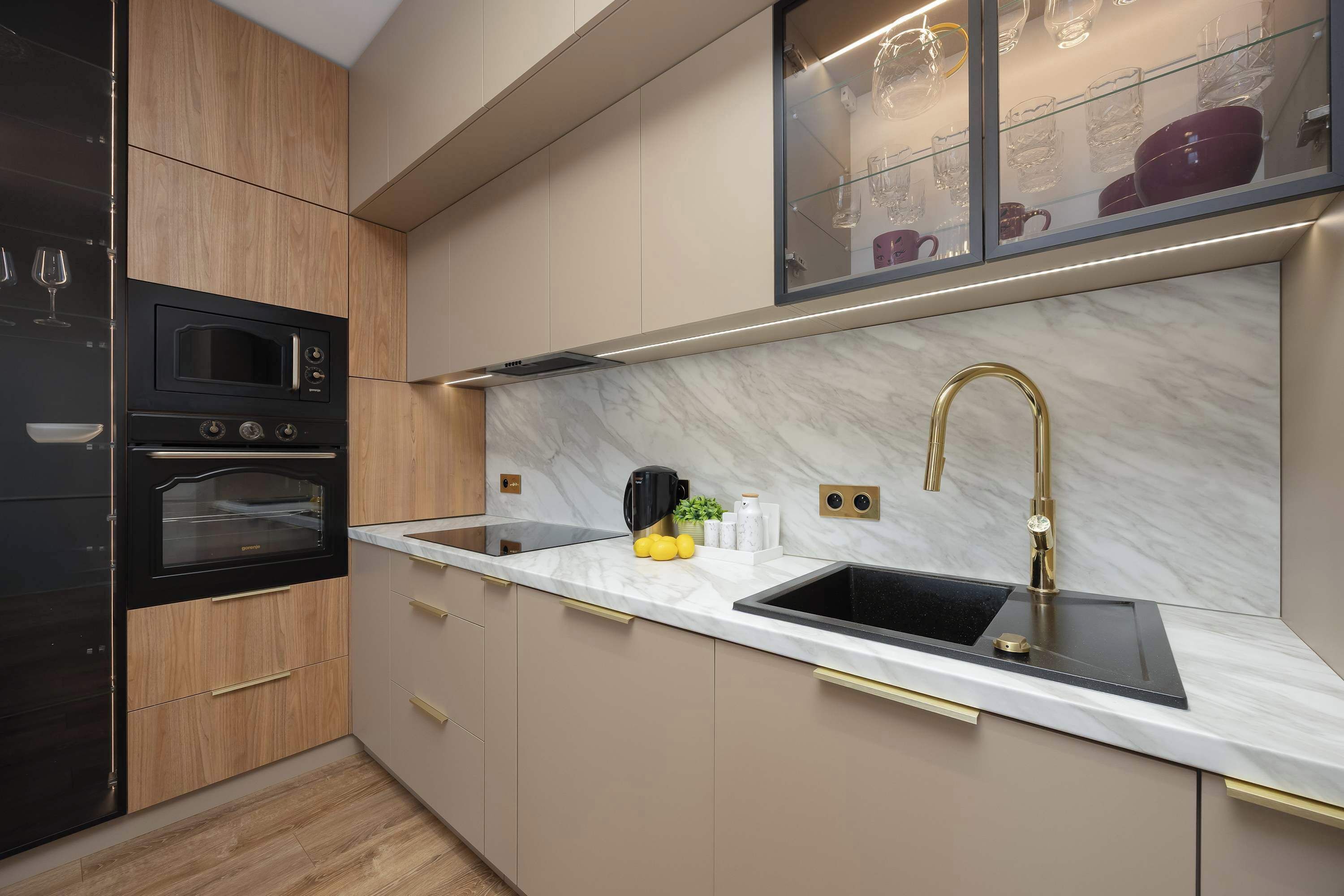 ثلاجة، ميكروويف، فرن، موقد طهي مسطح