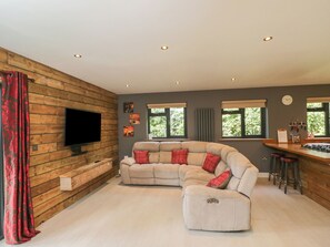 Living area - Willow Cottage (Romsey)