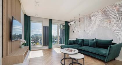 Barona 51 Tychy | Air Conditioned Apartment with Parking and Desk