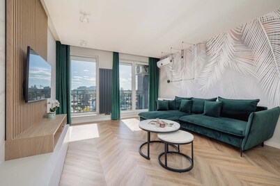 Barona 51 Tychy | Air Conditioned Apartment with Parking and Desk