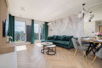 Barona 51 Tychy | Air Conditioned Apartment with Parking and Desk