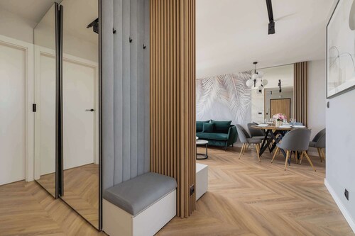 Barona 51 Tychy | Air Conditioned Apartment with Parking and Desk