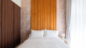 1 bedroom, in-room safe, desk, iron/ironing board