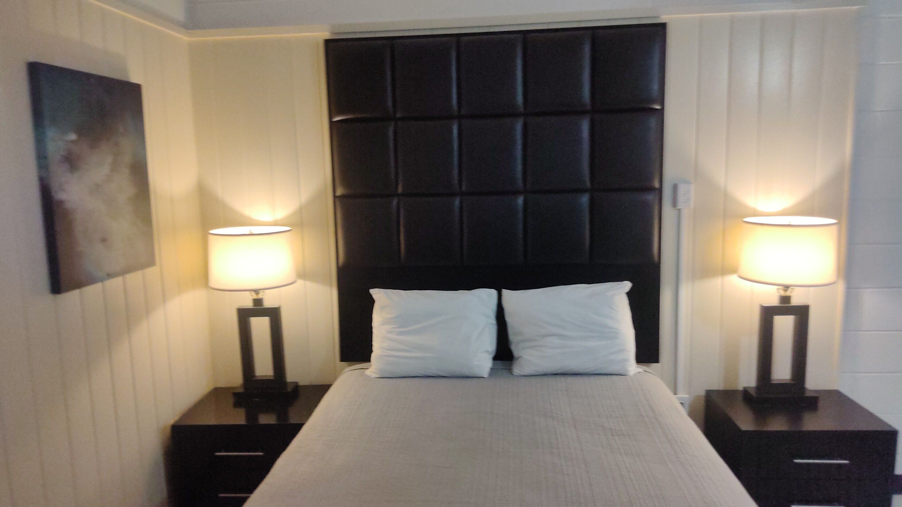 Standard Room, 1 Queen Bed, Pets Not Allowed, Garden View | Premium bedding, pillowtop beds, individually decorated