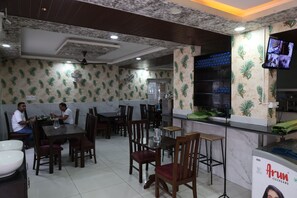 Restaurant - Hotel Santhi Comfort Near Manyata Tech Park (Bengaluru)
