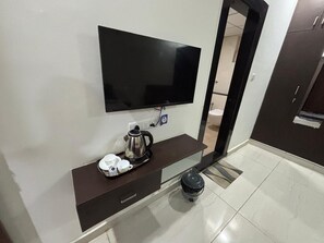 Quarto casal luxo | Escrivaninha, Wi-Fi de cortesia