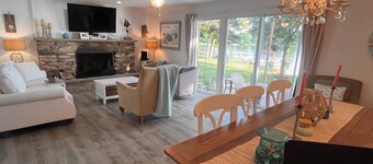 Charming Lakehouse with 4-bedrooms and fitness room.