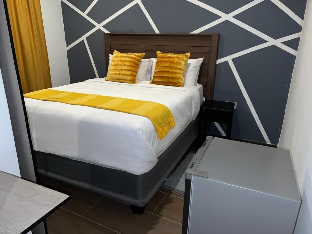 Desk, laptop workspace, iron/ironing board, free WiFi