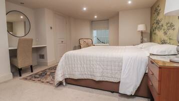 1 bedroom, individually decorated, individually furnished, free WiFi