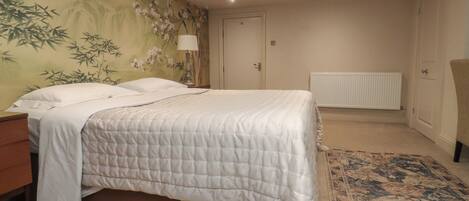 1 bedroom, individually decorated, individually furnished, free WiFi