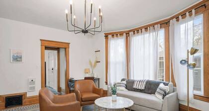 Charming Restored Villa Near Kendall Yards