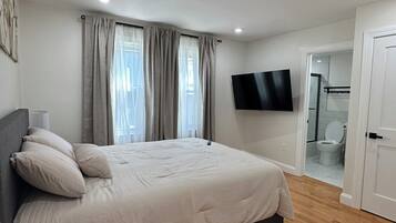 3 bedrooms, iron/ironing board, WiFi, bed sheets