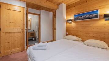 3 phòng ngủ, truy cập Internet không dây miễn phí, bộ trải giường