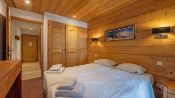 3 bedrooms, free WiFi, bed sheets