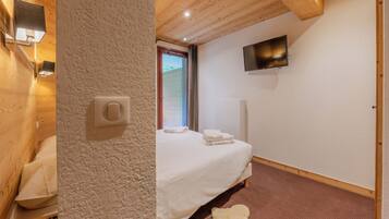 3 bedrooms, free WiFi, bed sheets