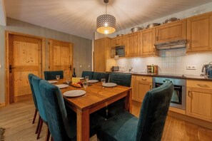 Fridge, microwave, oven, stovetop - L'ours Bleu B13 - Ski In Ski Out (Vallorcine)