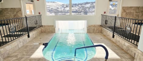 Piscine intérieure