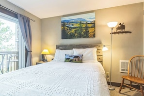 Bügeleisen/Bügelbrett, Reisekinderbett, kostenloses WLAN, Bettwäsche