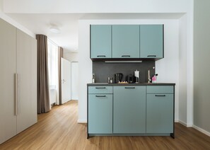 Suite Confort | Cocina privada | Cafetera de espresso y tetera eléctrica 