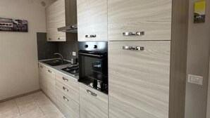 Private kitchen - Tourist Location A Casa di Viola: 1 Bedroom House (Orvieto)