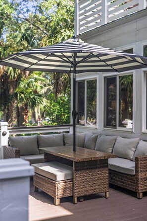 Terrace/patio - Happy Place on Isle of Palms (Isle of Palms)