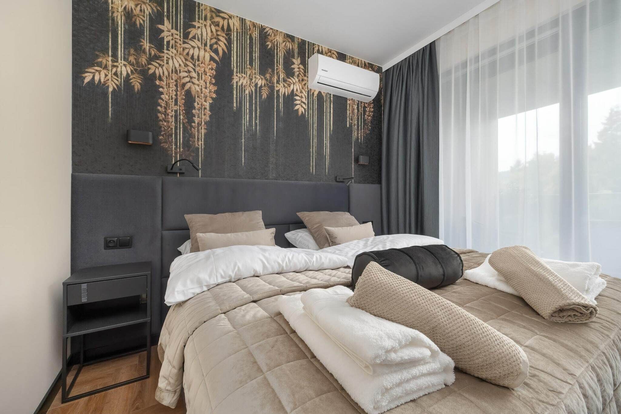 WiFi (free), bed sheets
