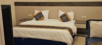 alkhuzama Suites for serviced Apartments