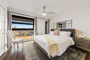Iron/ironing board, travel crib, free WiFi, bed sheets