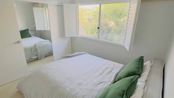 Condo, 3 Bedrooms, Smoking | 3 bedrooms