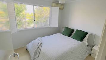 Condo, 3 Bedrooms, Smoking