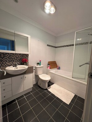 Condo, 3 Bedrooms, Smoking | Bathroom