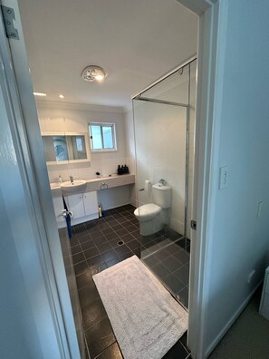 Apartment, 3 Schlafzimmer, Raucher | Badezimmer