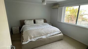 Condo, 3 Bedrooms, Smoking | 3 bedrooms