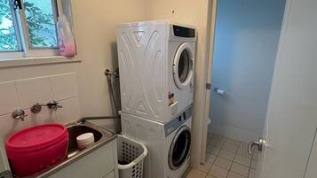 Condo, 3 Bedrooms, Smoking | Laundry