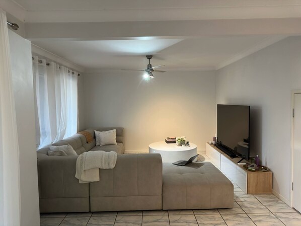 Condo, 3 chambres, fumeur | Aire de séjour