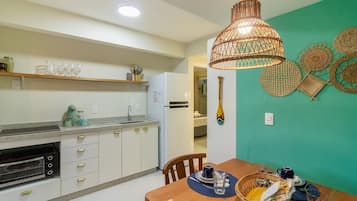Basic Apartment | Dining