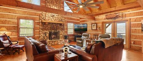 Smart TV, fireplace, stereo